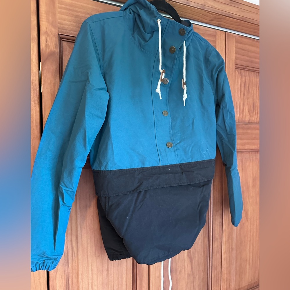 Kavu women’s Lark Anorak Windbreaker